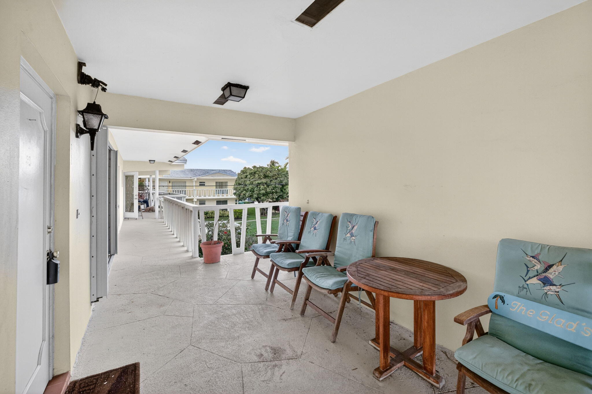2755 Northeast 28th Avenue, Unit E2 Lighthouse Point, FL 33064 - Photo 5 of 62 5-web-or-mls-699A7271