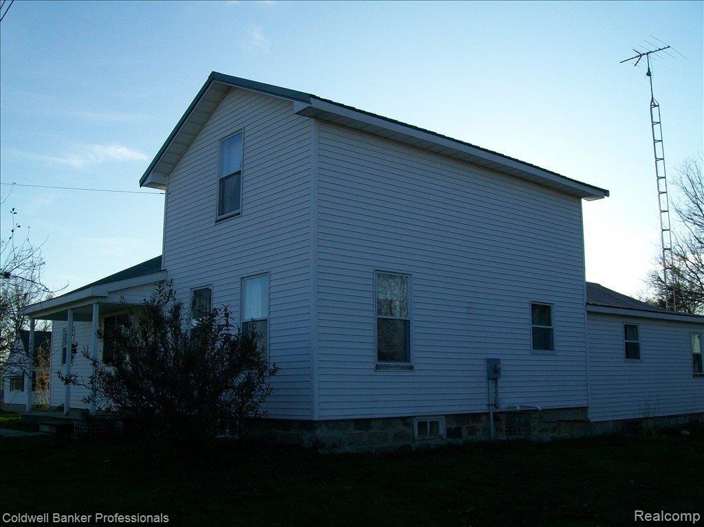 5315 North Lake Road Columbiaville, MI 48421 - Photo 2 of 11 Side view