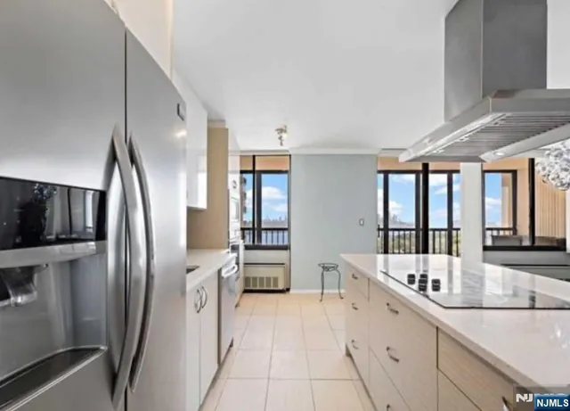 $629,000 | 200 Winston Drive, Unit 1918, Cliffside Park, NJ 07010