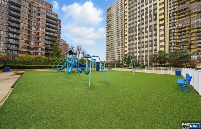 $629,000 | 200 Winston Drive, Unit 1918, Cliffside Park, NJ 07010