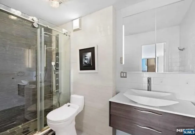 $629,000 | 200 Winston Drive, Unit 1918, Cliffside Park, NJ 07010