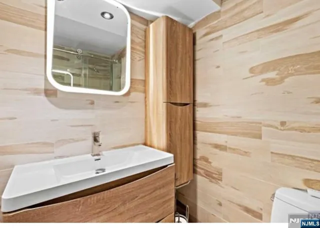 $629,000 | 200 Winston Drive, Unit 1918, Cliffside Park, NJ 07010