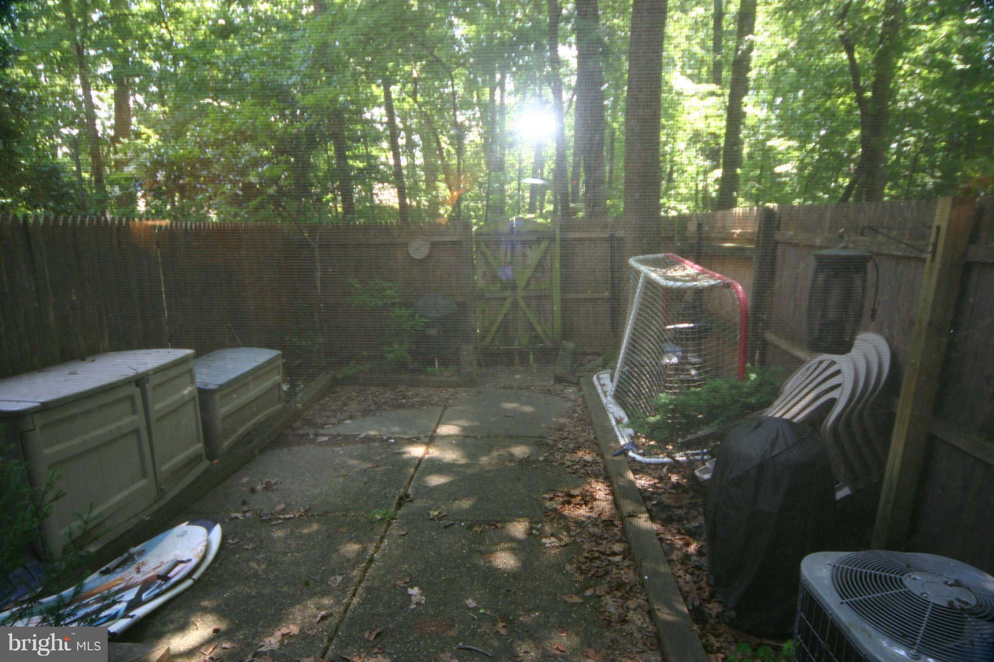 5915 Kingsford Road, Unit 365 Springfield, VA 22152 - Photo 16 of 17 a view of a porch