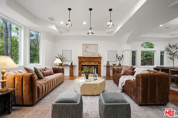 $2,690,000 | 13164 West Magnolia Boulevard, Sherman Oaks, CA 91423