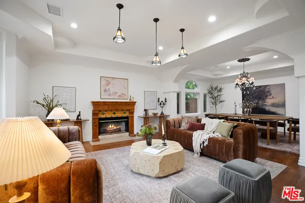 $2,690,000 | 13164 West Magnolia Boulevard, Sherman Oaks, CA 91423