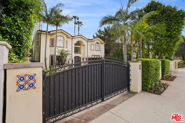 $2,690,000 | 13164 West Magnolia Boulevard, Sherman Oaks, CA 91423
