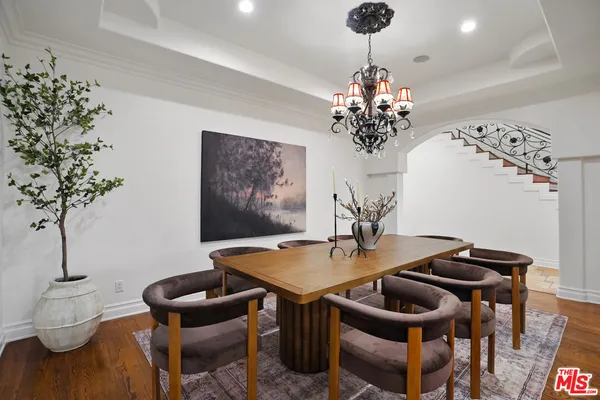 $2,690,000 | 13164 West Magnolia Boulevard, Sherman Oaks, CA 91423