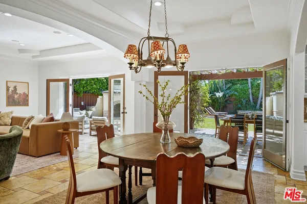 $2,690,000 | 13164 West Magnolia Boulevard, Sherman Oaks, CA 91423