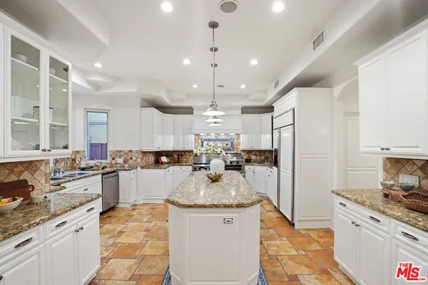 $2,690,000 | 13164 West Magnolia Boulevard, Sherman Oaks, CA 91423