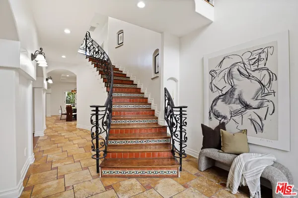 $2,690,000 | 13164 West Magnolia Boulevard, Sherman Oaks, CA 91423