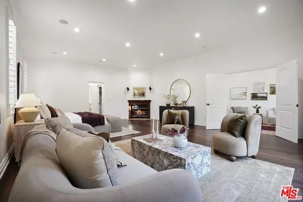 $2,690,000 | 13164 West Magnolia Boulevard, Sherman Oaks, CA 91423