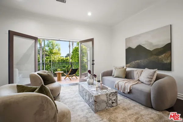 $2,690,000 | 13164 West Magnolia Boulevard, Sherman Oaks, CA 91423