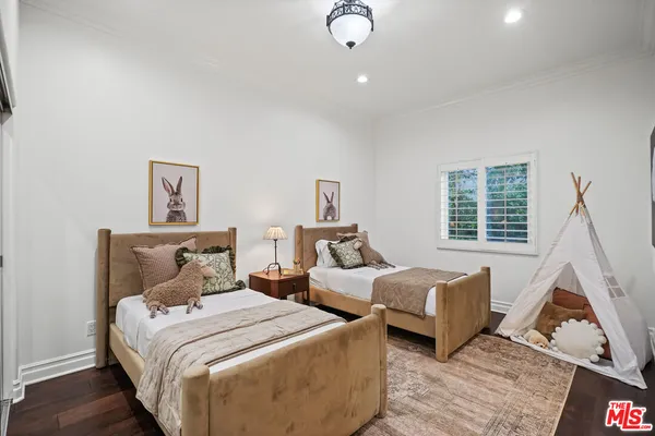 $2,690,000 | 13164 West Magnolia Boulevard, Sherman Oaks, CA 91423
