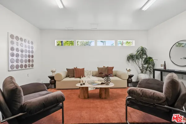 $2,690,000 | 13164 West Magnolia Boulevard, Sherman Oaks, CA 91423