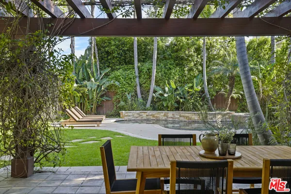 $2,690,000 | 13164 West Magnolia Boulevard, Sherman Oaks, CA 91423