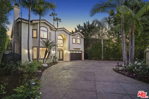 $2,690,000 | 13164 West Magnolia Boulevard, Sherman Oaks, CA 91423