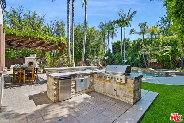 $2,690,000 | 13164 West Magnolia Boulevard, Sherman Oaks, CA 91423