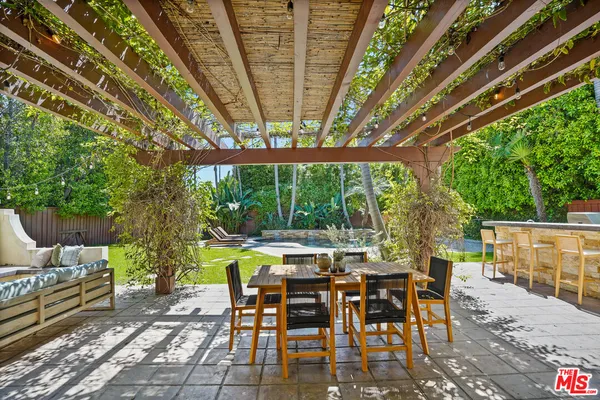 $2,690,000 | 13164 West Magnolia Boulevard, Sherman Oaks, CA 91423