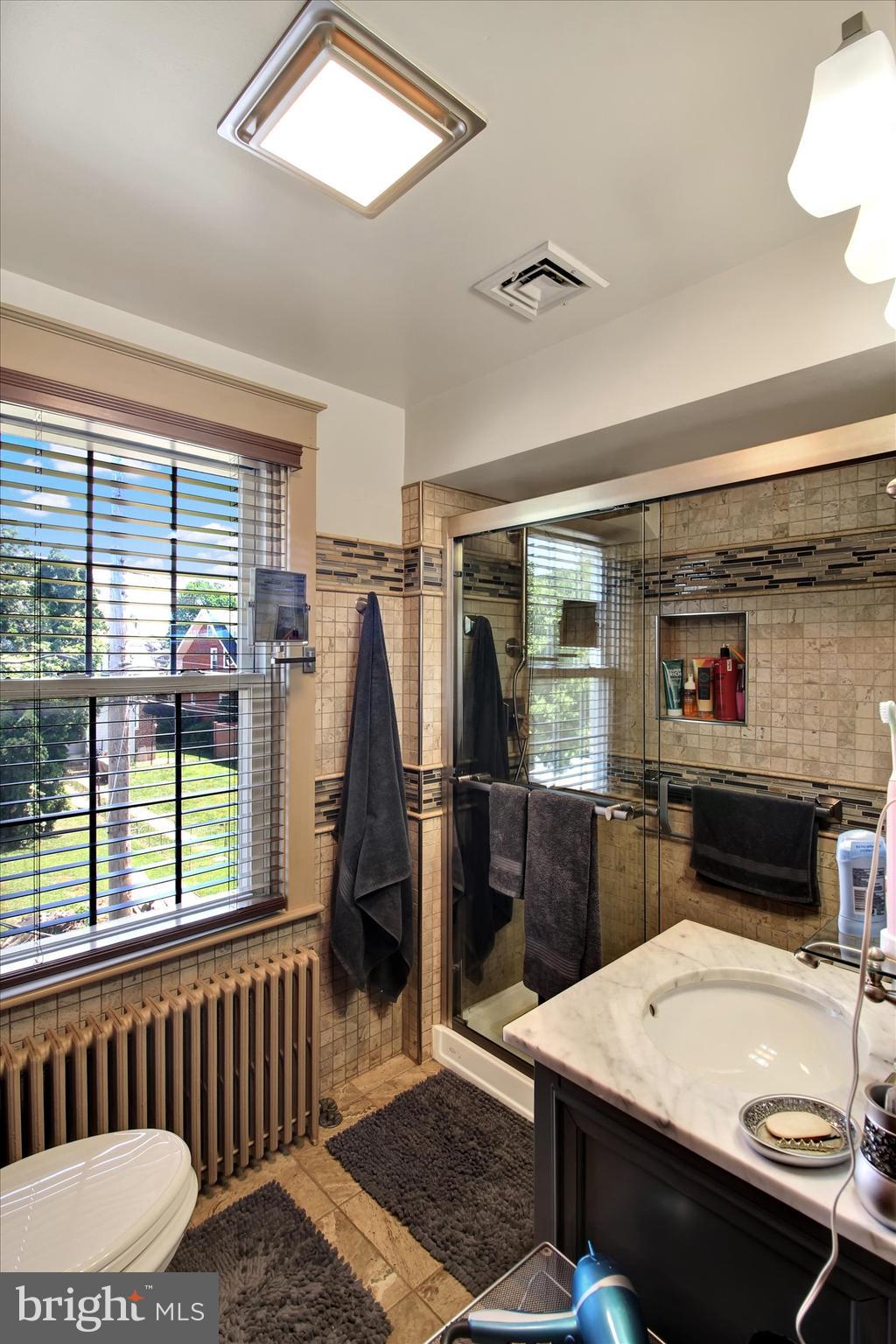 238 East Walnut Street Reading, PA 19607 - Photo 21 of 28 Bathroom