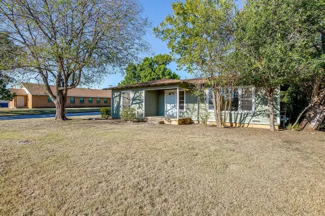 $221,900 | 201 North Normandale Street, White Settlement, TX 76108