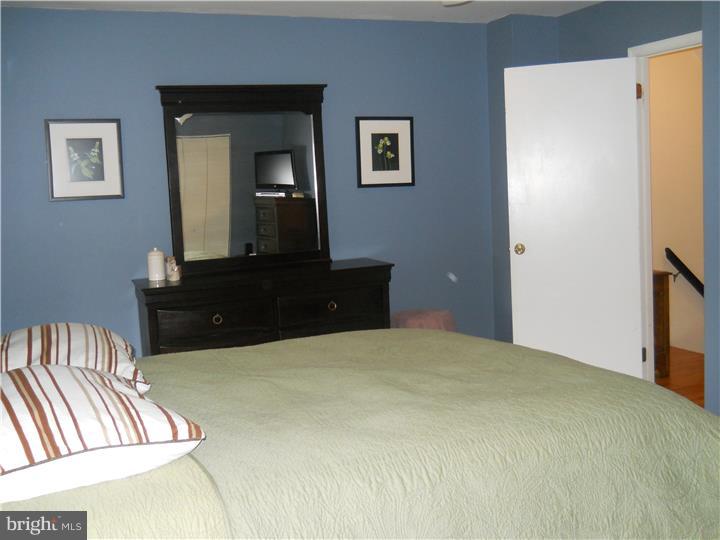 516 Ward Road Brookhaven, PA 19015 - Photo 12 of 24 Bedroom - Main