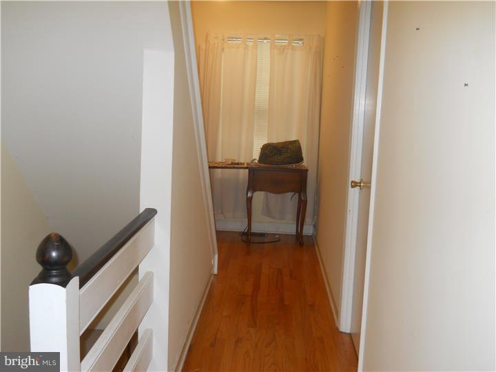 516 Ward Road Brookhaven, PA 19015 - Photo 17 of 24 Hallway