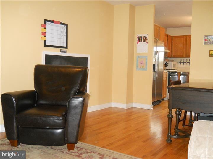 516 Ward Road Brookhaven, PA 19015 - Photo 5 of 24 Living Room