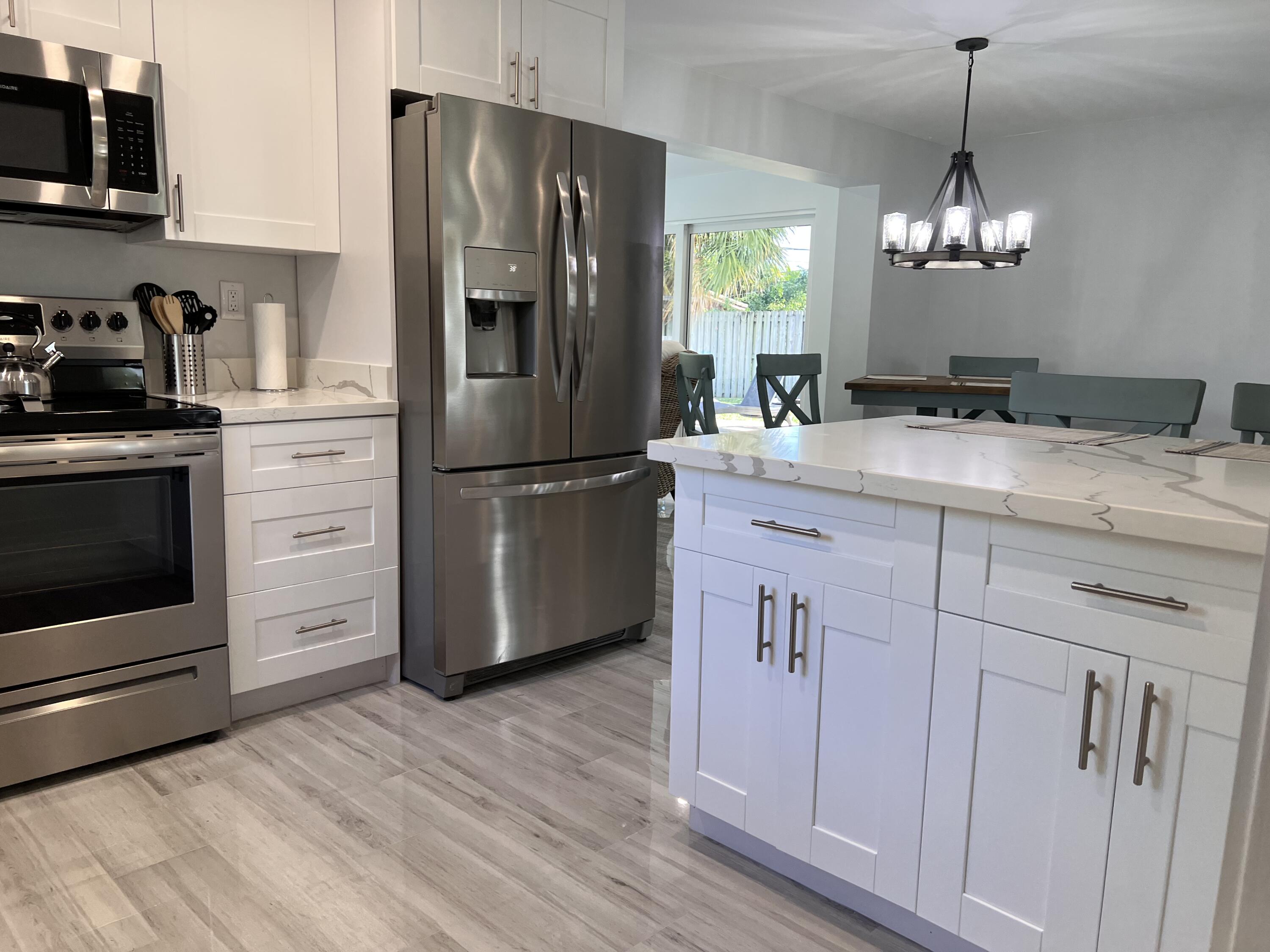 2011 Northeast 31st Street Lighthouse Point, FL 33064 - Photo 17 of 42 Kitchen
