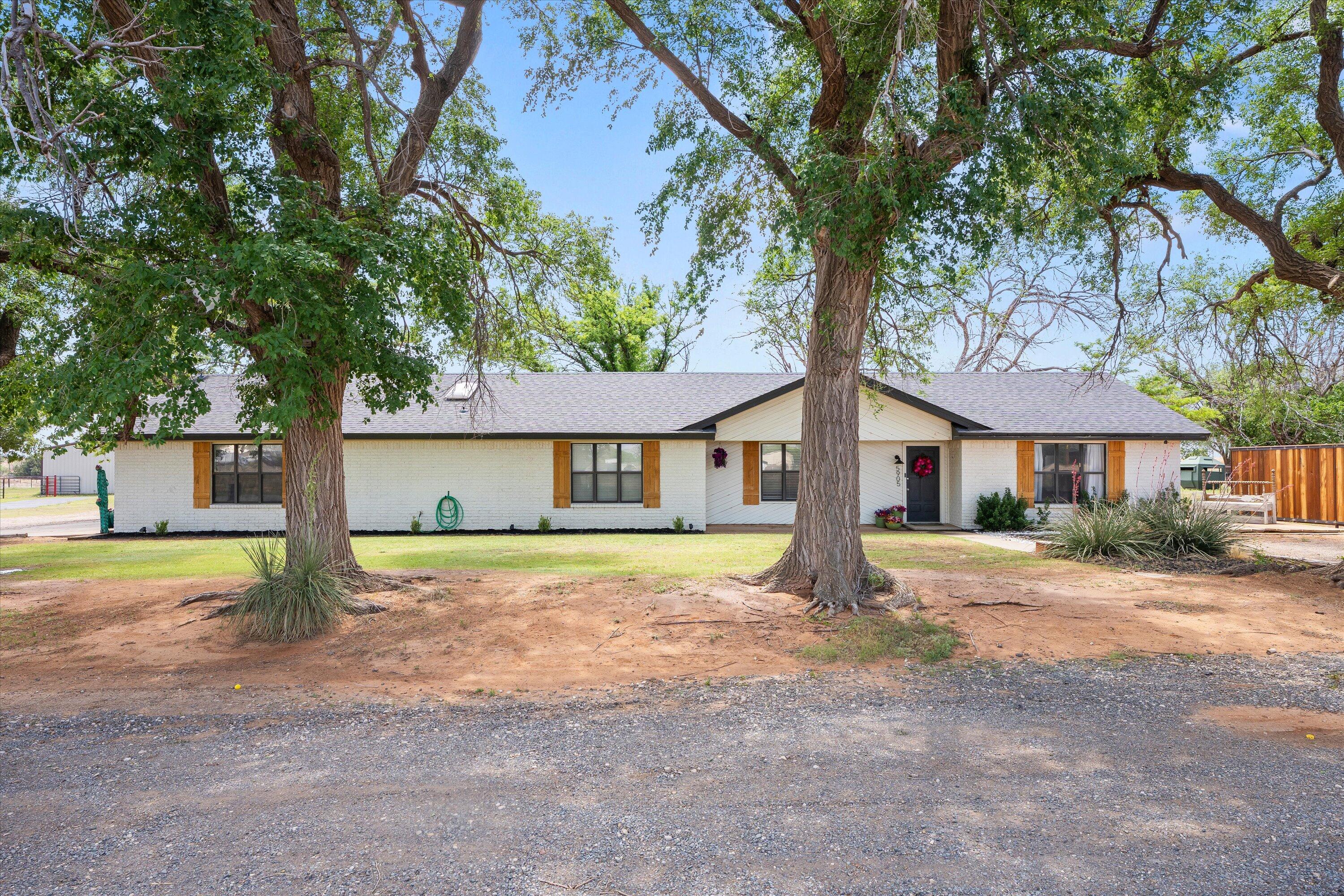 5905 119th Street Lubbock, TX 79424 - Photo 3 of 32 01-5905 119th St