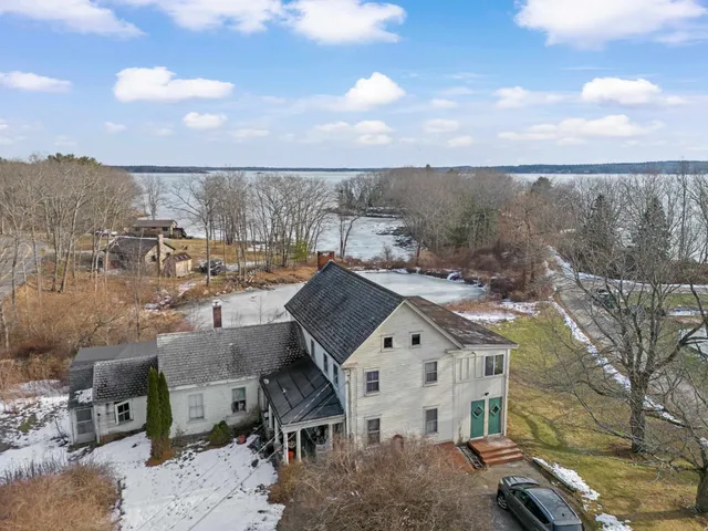 $995,000 | 274 Bay Road, Newmarket, NH 03857