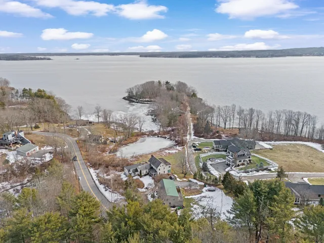 $995,000 | 274 Bay Road, Newmarket, NH 03857
