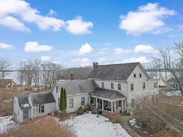 $995,000 | 274 Bay Road, Newmarket, NH 03857