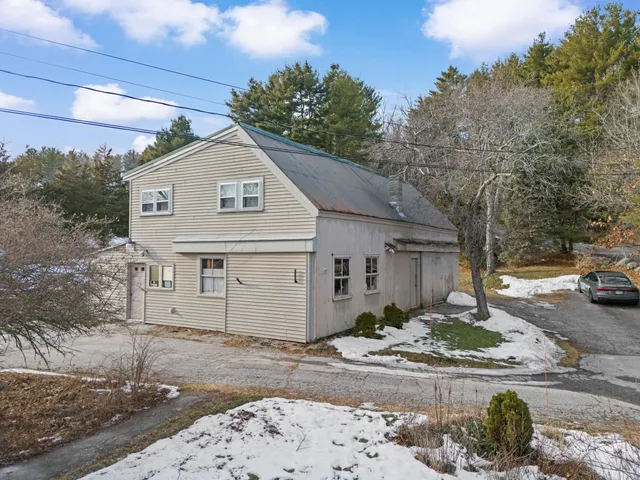 $995,000 | 274 Bay Road, Newmarket, NH 03857