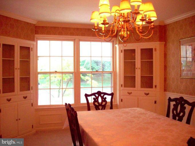 8701 Bradgate Road Alexandria, VA 22308 - Photo 6 of 17 Crown Molding, Chair Rail & Wainscoating