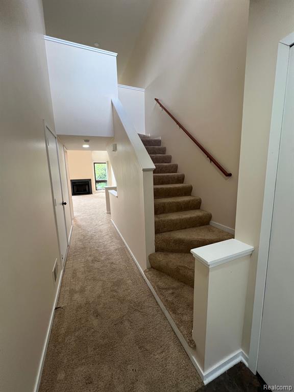 715 Eton Court Rochester Hills, MI 48307 - Photo 2 of 23