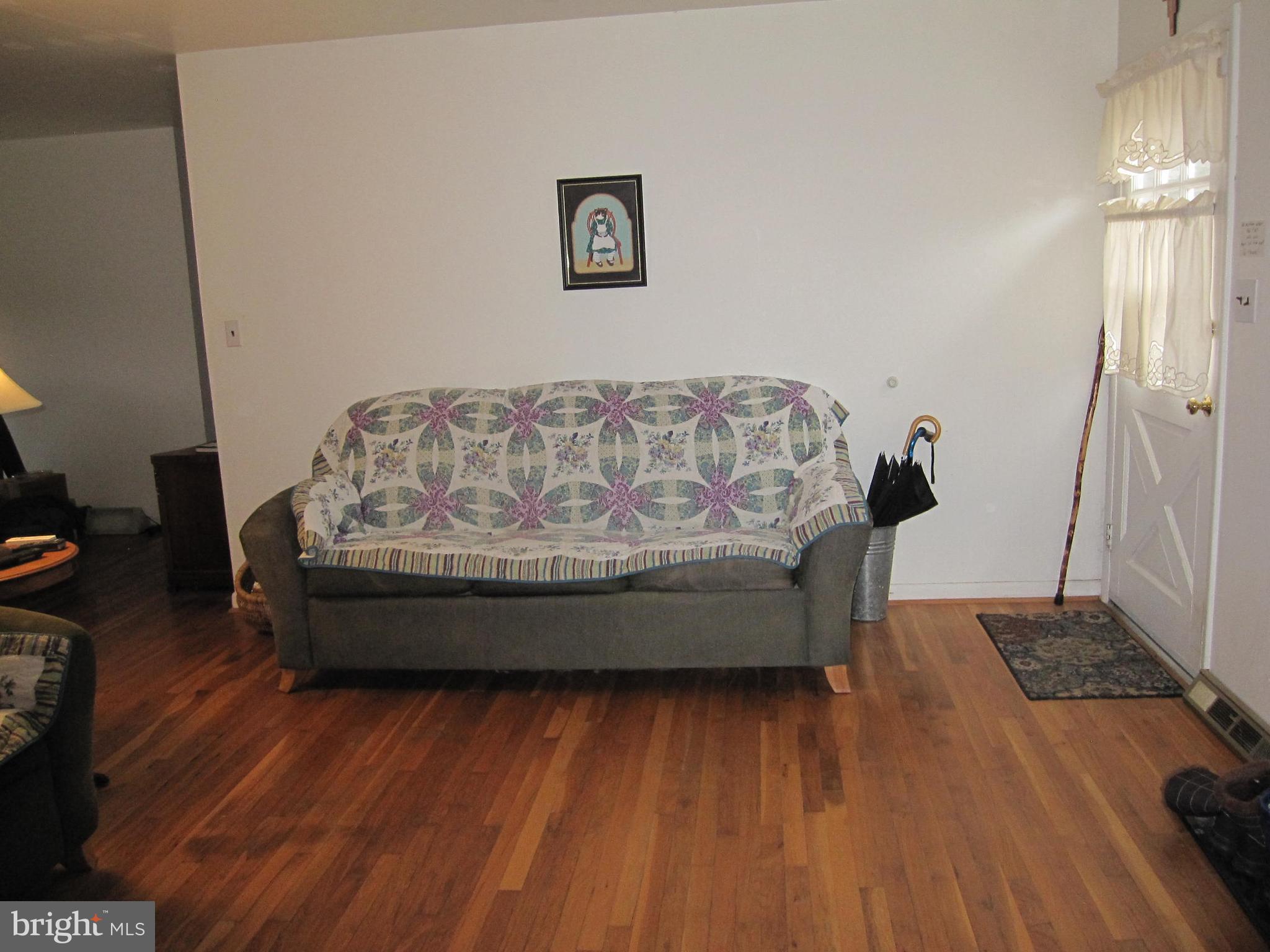1915 Suffolk Road Finksburg, MD 21048 - Photo 4 of 10 Living Room