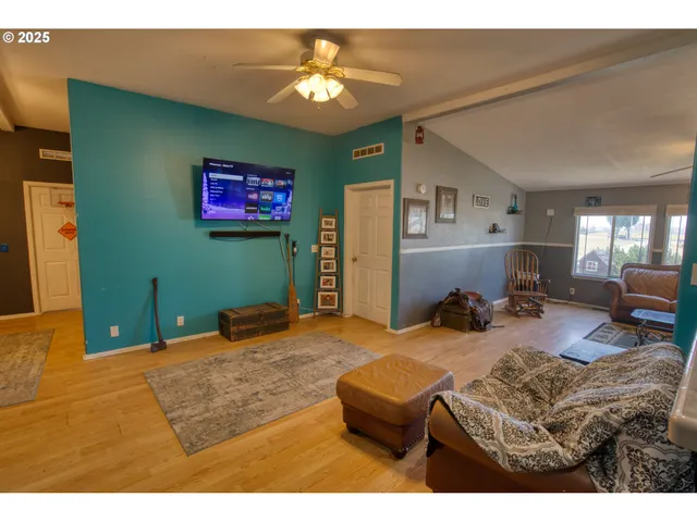 $325,000 | 1366 South Columbus Avenue, Goldendale, WA 98620