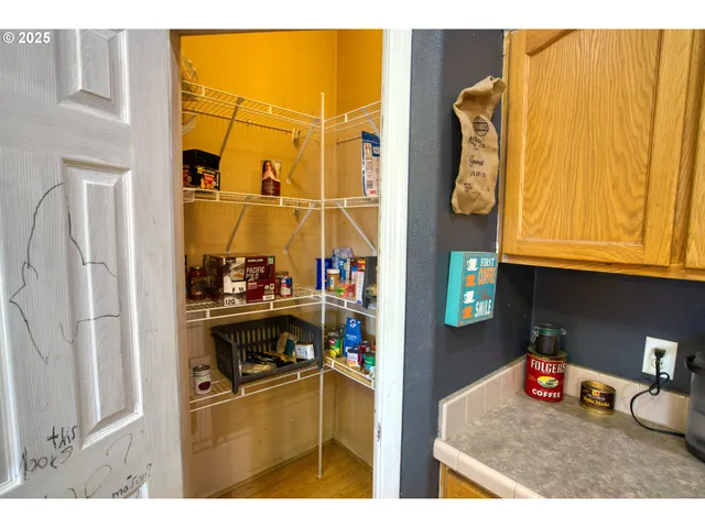 $325,000 | 1366 South Columbus Avenue, Goldendale, WA 98620