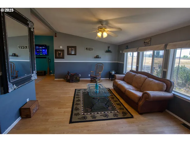 $325,000 | 1366 South Columbus Avenue, Goldendale, WA 98620