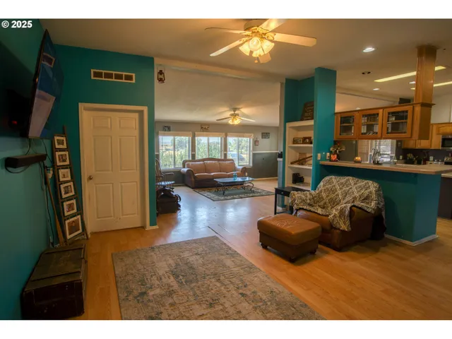 $325,000 | 1366 South Columbus Avenue, Goldendale, WA 98620