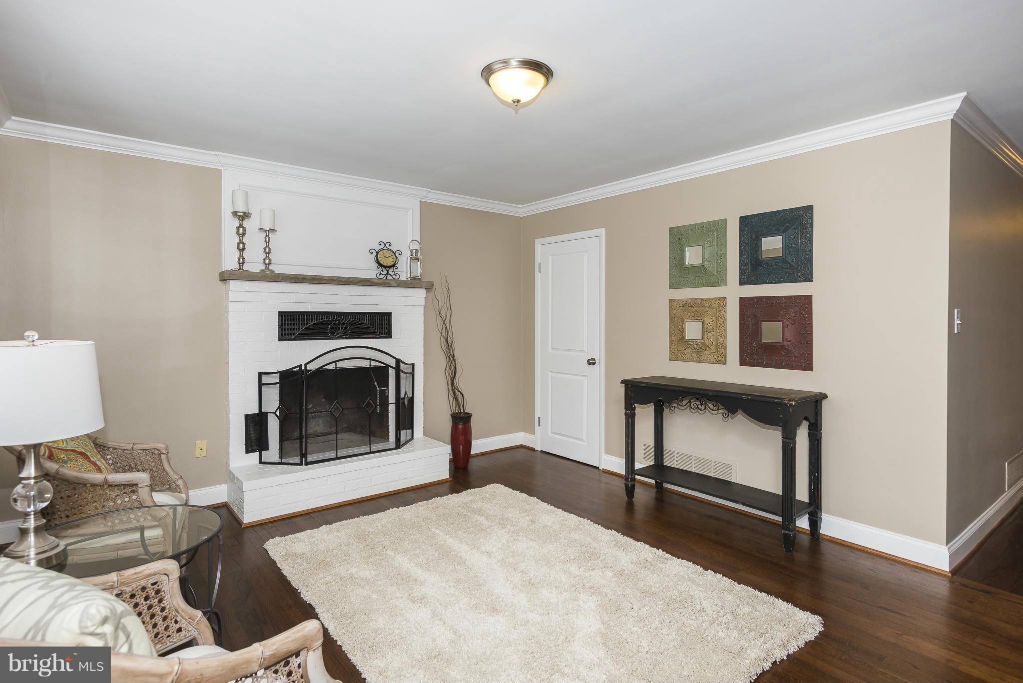 4223 Darnall Road Baltimore, MD 21236 - Photo 4 of 30 Living Room