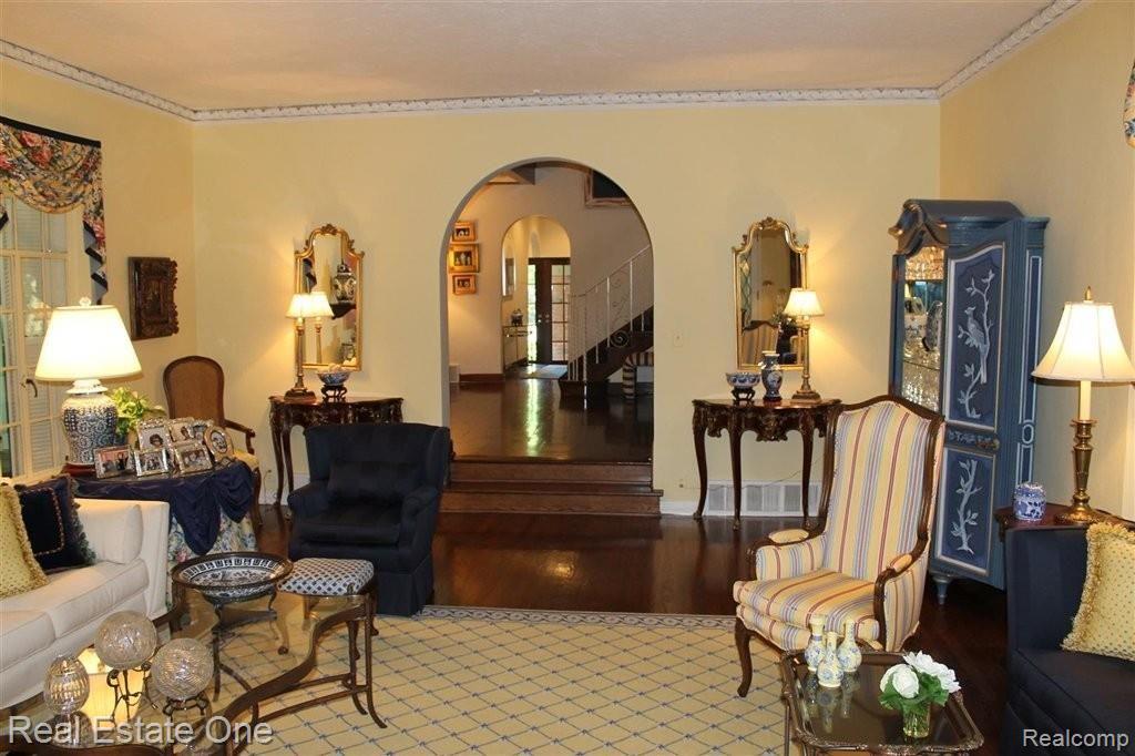 4540 Walnut Lake Road Bloomfield Hills, MI 48301 - Photo 7 of 24 img_8326 (Large).jpg