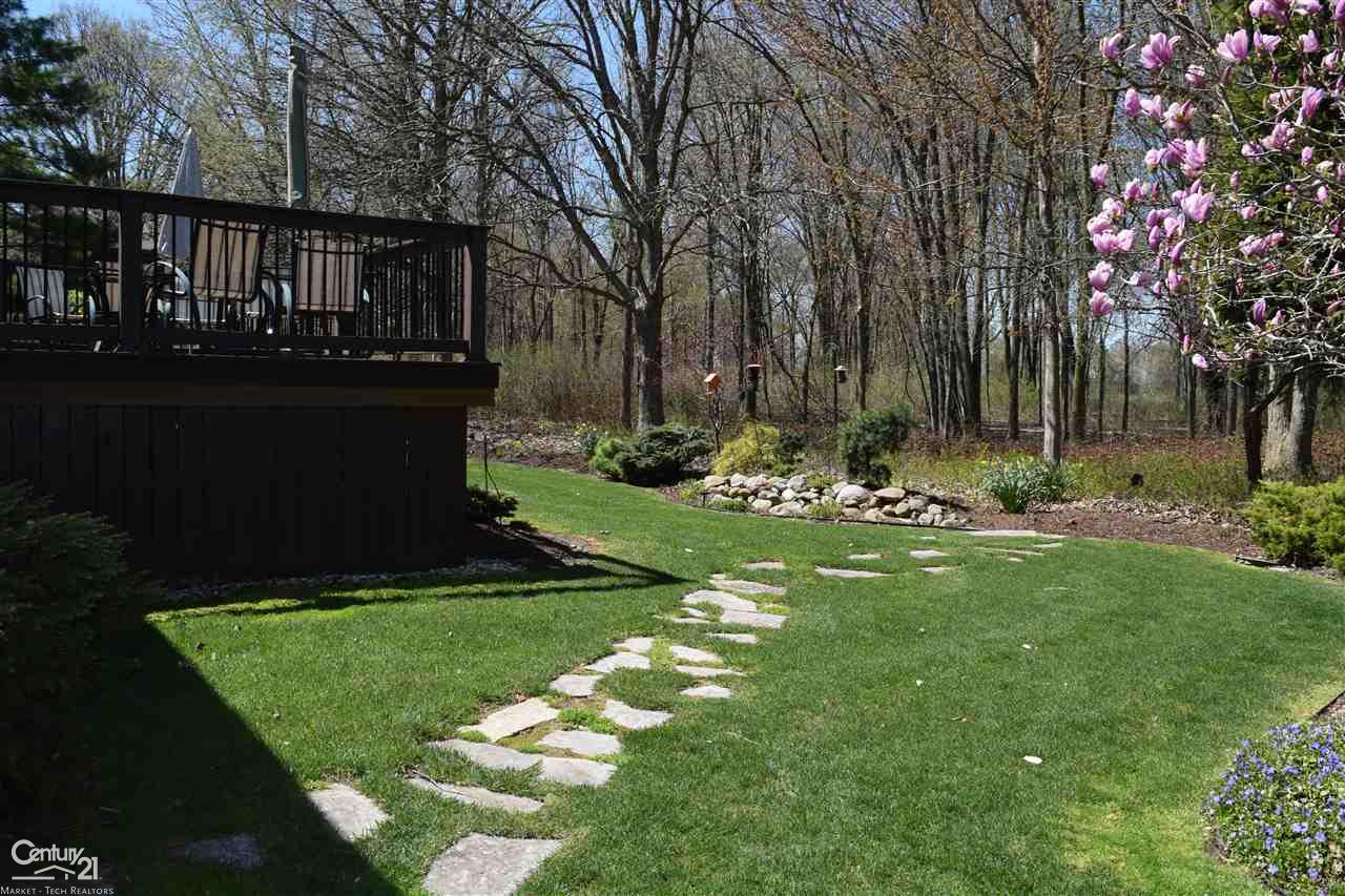 49253 Monte Road New Baltimore, MI 48047 - Photo 14 of 73 50010442-13.JPG