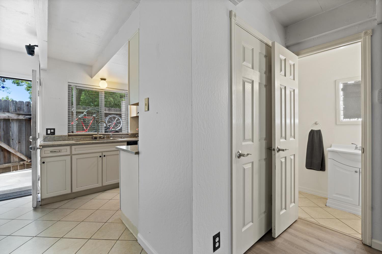 876 Rutledge Drive Lodi, CA 95242 - Photo 4 of 26