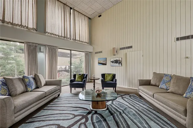 $1,750 | 1400 Ocean Drive, Corpus Christi, TX 78404