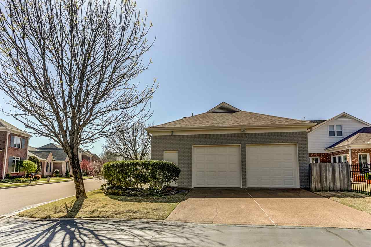 8024 Willow Brook Road Germantown, TN 38138 - Photo 3 of 25 Gallery Image 3