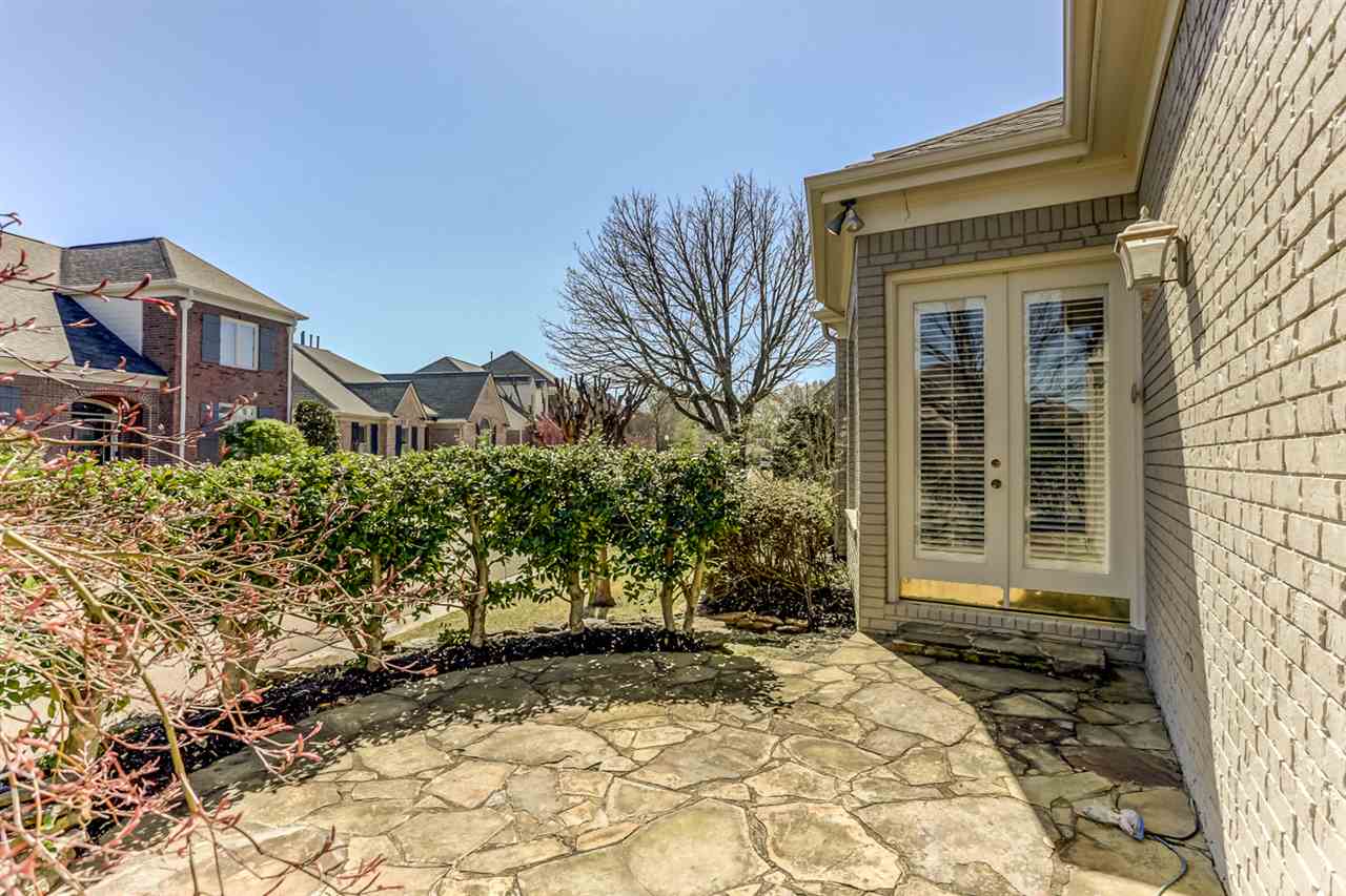 8024 Willow Brook Road Germantown, TN 38138 - Photo 4 of 25 Gallery Image 4
