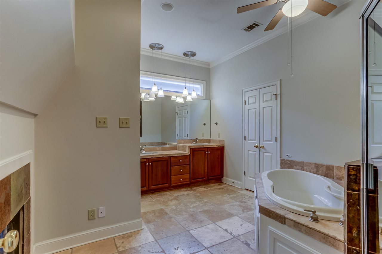 8024 Willow Brook Road Germantown, TN 38138 - Photo 10 of 25 Gallery Image 10