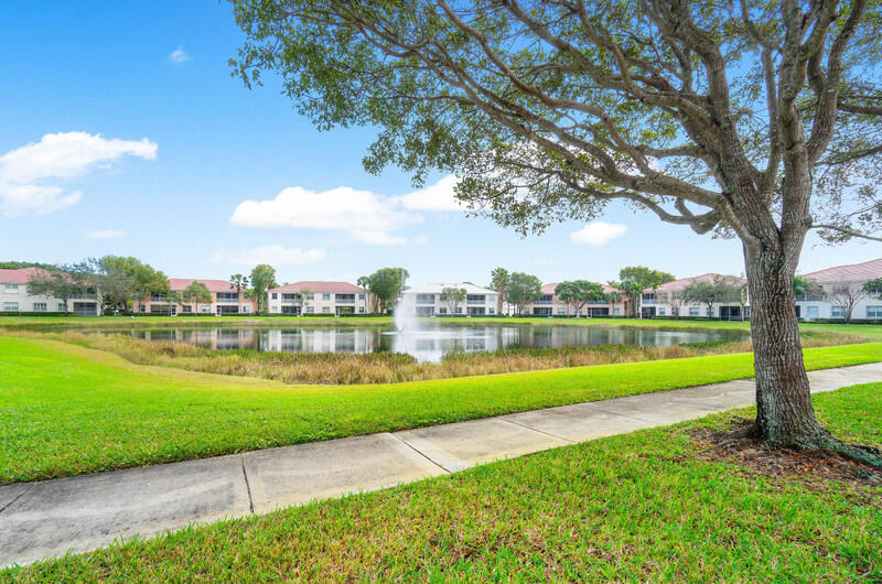 2152 Wingate Bend Wellington, FL 33414 - Photo 34 of 42 untitled-30.jpg-vsuniqueid-65ae92d0da339