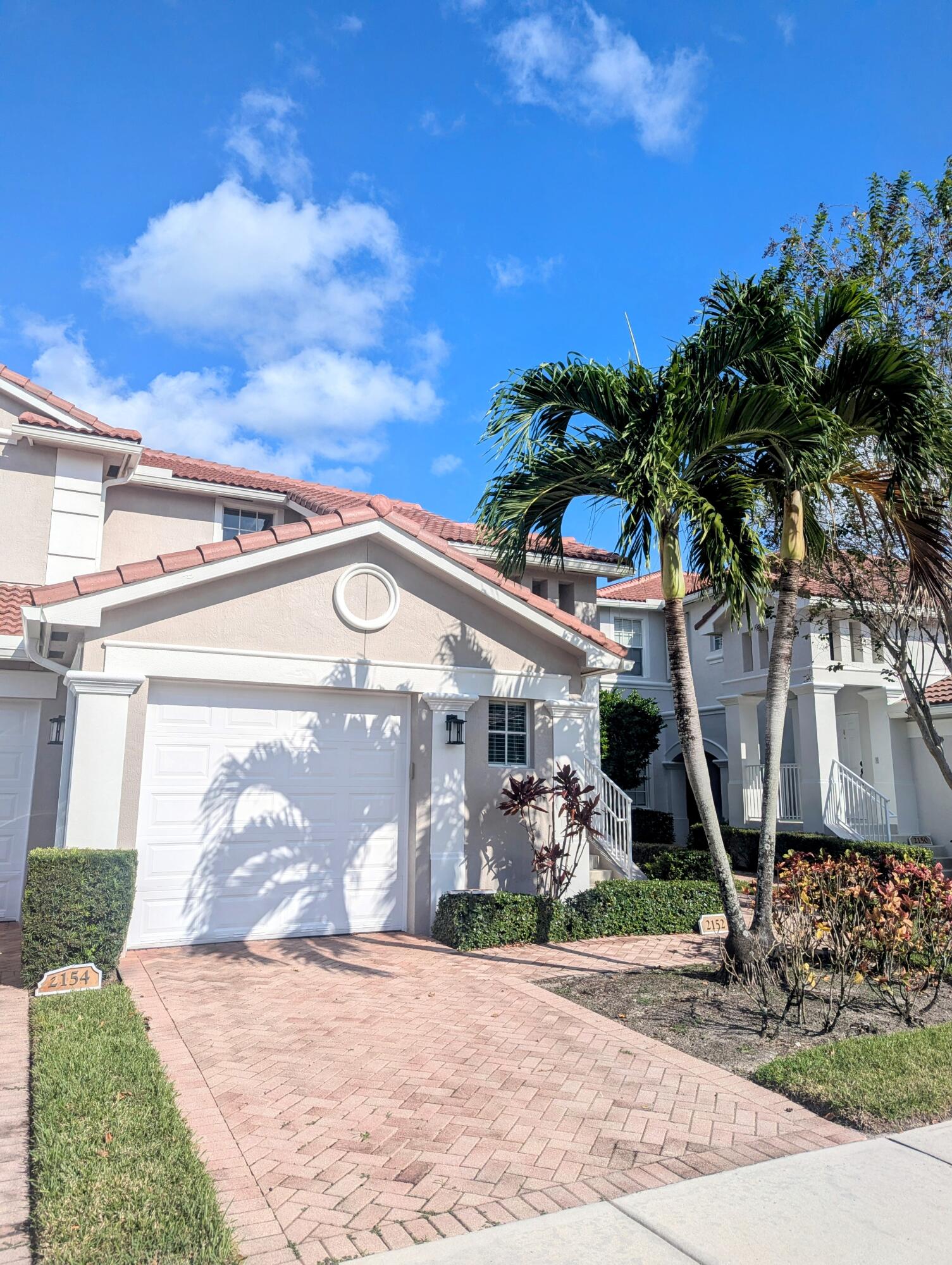 2152 Wingate Bend Wellington, FL 33414 - Photo 39 of 42 PXL_20241029_191611061~2